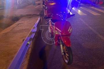 Accidente de un joven motorista en las inmediaciones de la rotonda de La Barranquera (Telde)/TA.